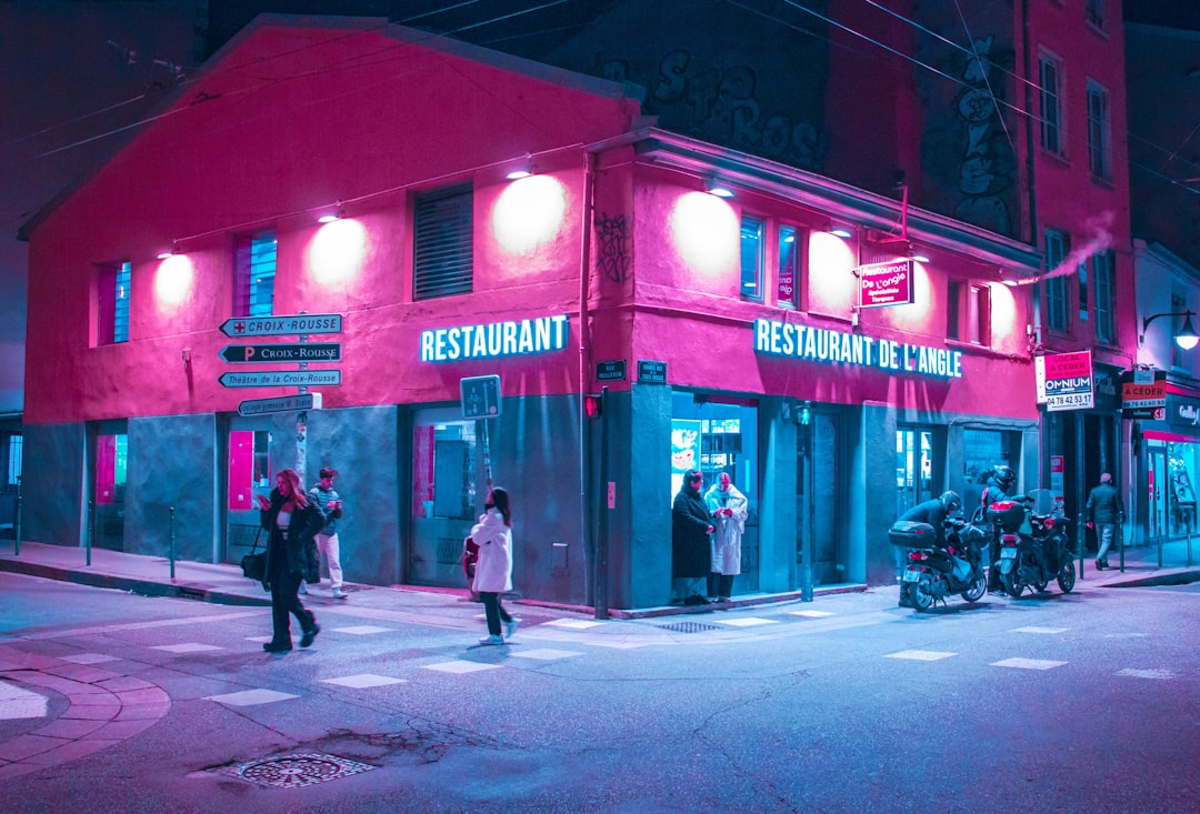 ロボット配膳員の成功事例